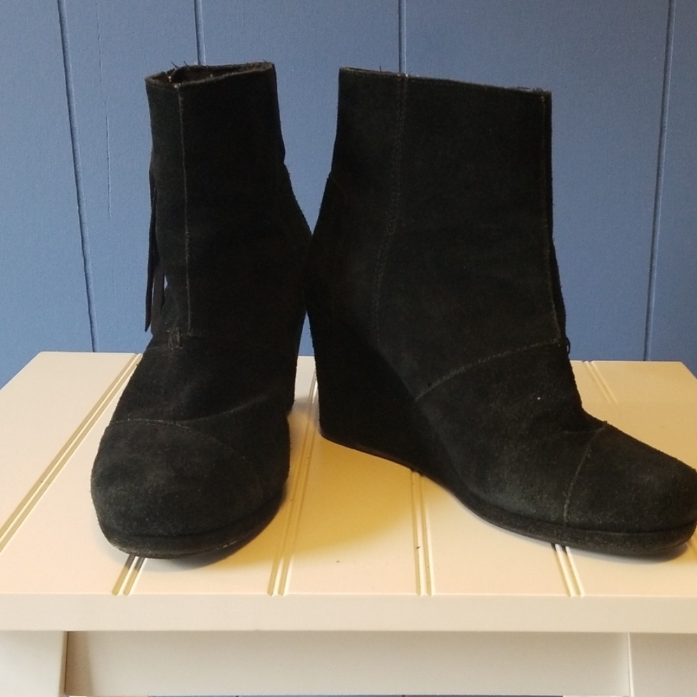 Black Toms Wedge Boots  size 9.5